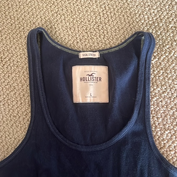 Hollister • Navy Layering Tank-Top (L) - Picture 3 of 3